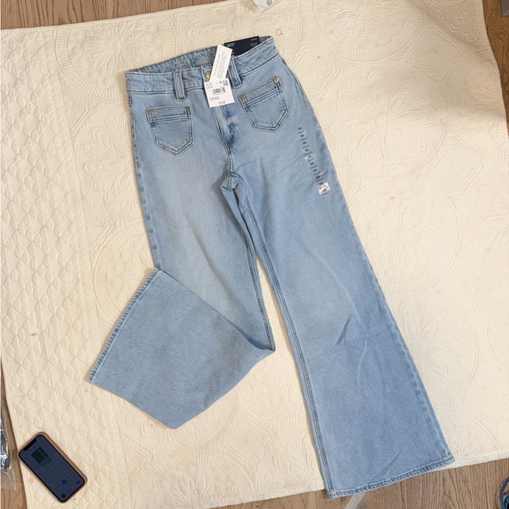 NWT 1436-5716 american eagle flare Jeans